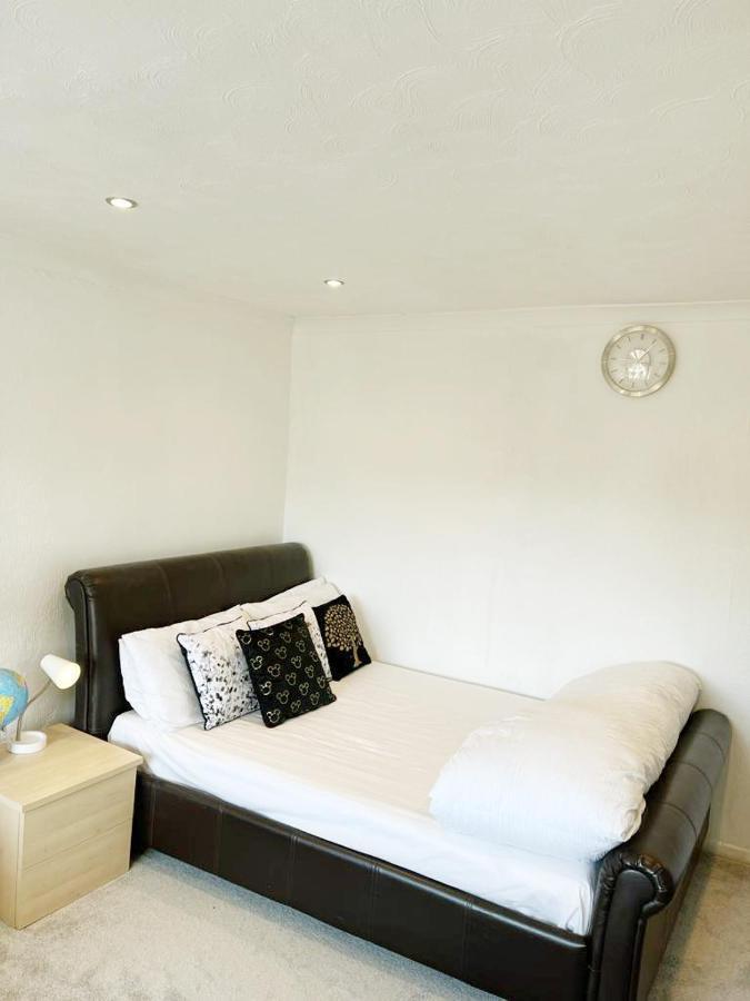 Blessings Of Peace Home Away From Home Cardiff Exterior photo