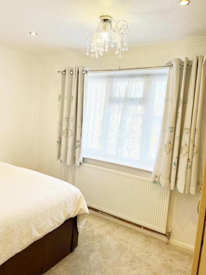 Blessings Of Peace Home Away From Home Cardiff Exterior photo